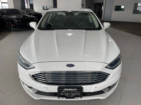 Used 2017 Ford Fusion SE w/ Equipment Group 602A image 2