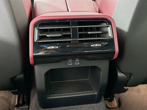 Used 2026 BMW i5 eDrive40 w/ M Sport Package image 18