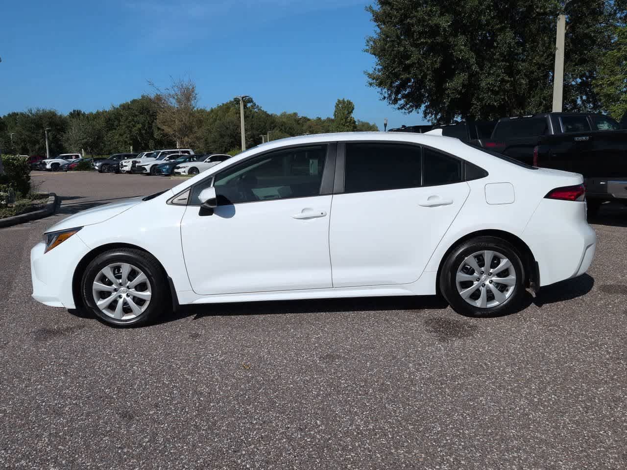 Used 2026 Toyota Corolla LE FWD image 3