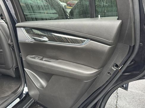 Used 2021 Cadillac XT6 Premium Luxury image 13