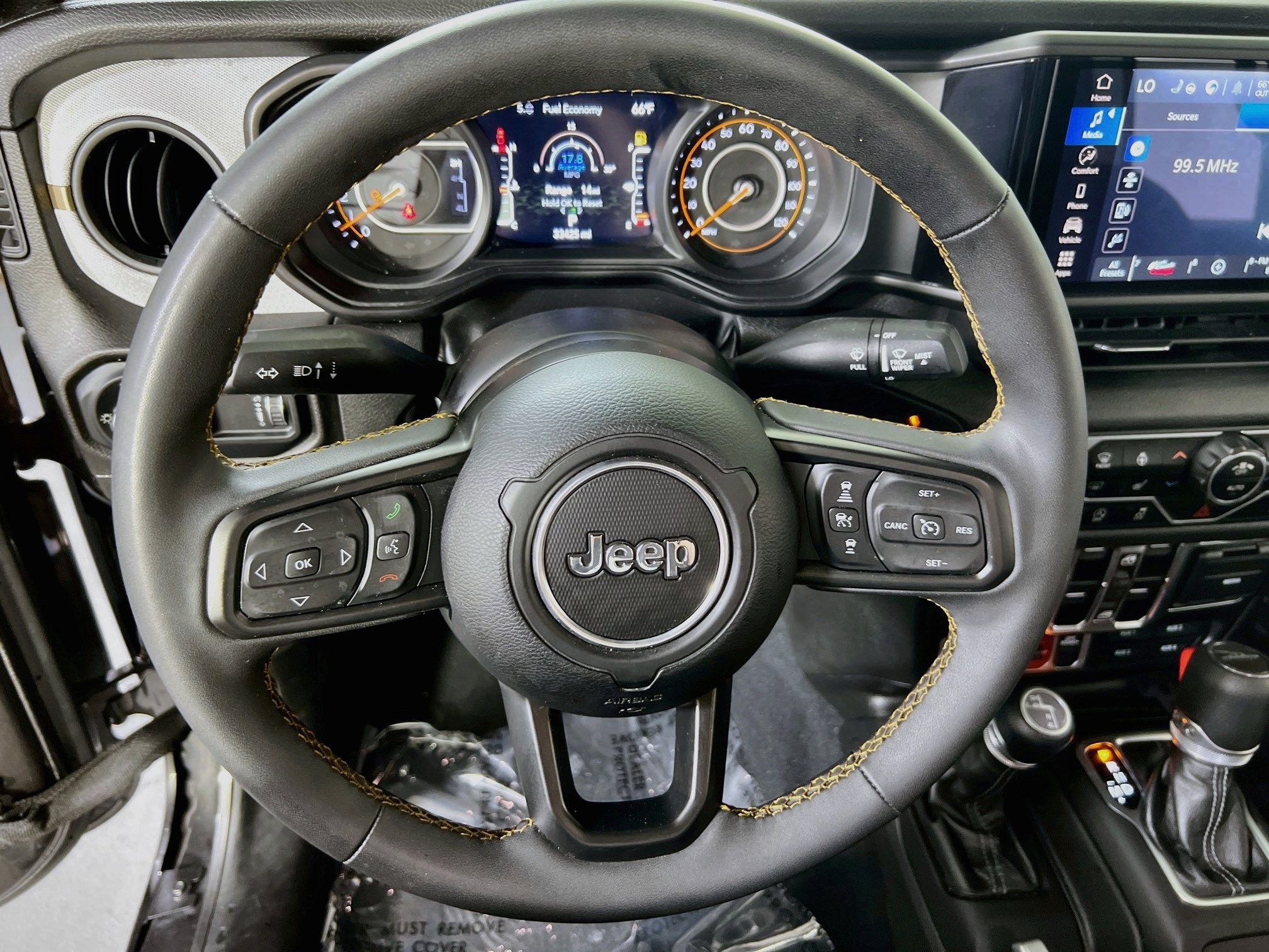 Used 2024 Jeep Gladiator Sport AWD/4WD image 11