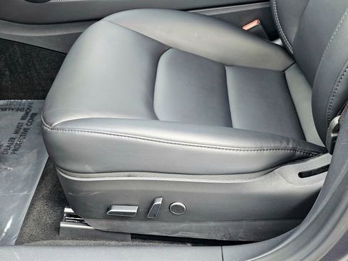 Used 2023 Tesla Model 3 Standard Range image 19