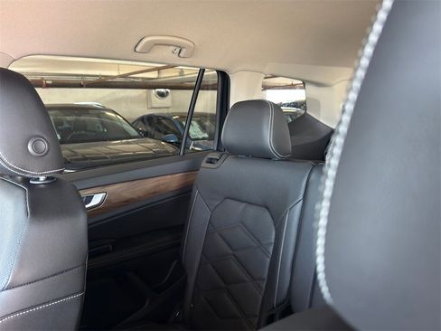 New 2026 Volkswagen Atlas SE image 13