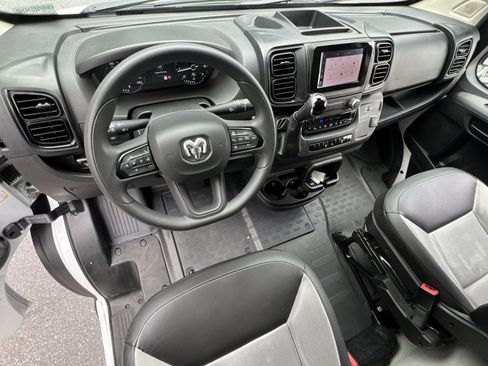 Used 2025 RAM ProMaster 2500 w/ Convenience Group FWD image 13