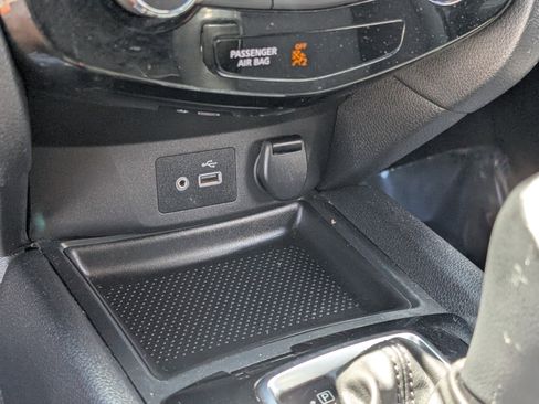 Used 2020 Nissan Rogue SV image 27