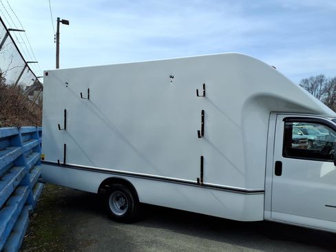 Used 2021 Chevrolet Express 3500 w/ Power Convenience Package RWD image 4