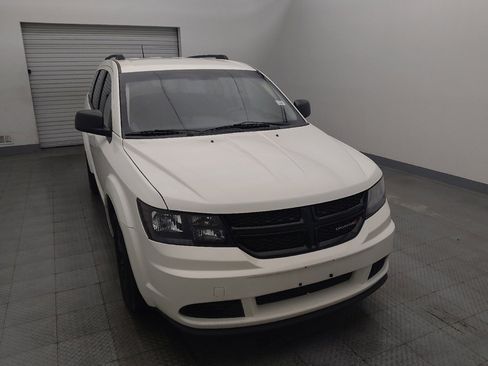 Used 2020 Dodge Journey SE w/ SE Popular Equipment Group image 14