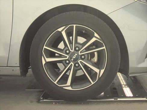 Used 2023 Kia Forte LXS FWD image 22