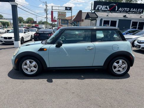 Used 2011 MINI Cooper Hardtop FWD image 2