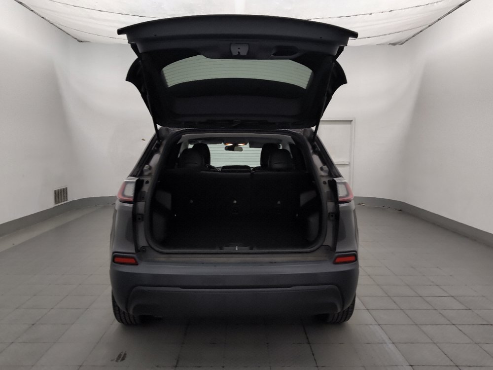 Used 2019 Jeep Cherokee Latitude Plus FWD image 29