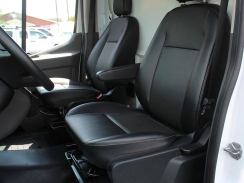 Used 2023 Ford Transit 350 DRW RWD image 28