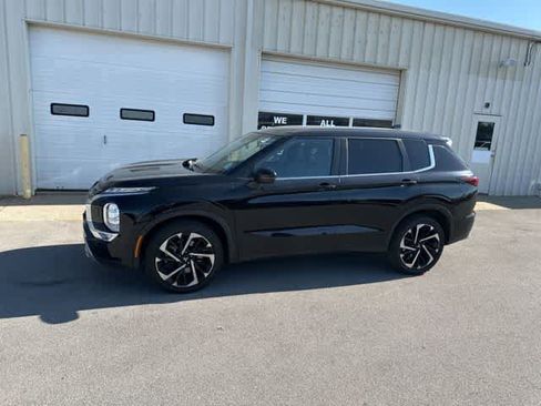 Used 2022 Mitsubishi Outlander SE image 15