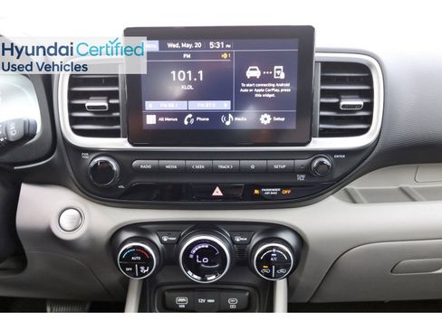 Certified 2025 Hyundai Venue SEL FWD image 25