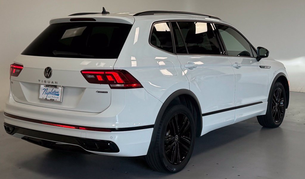 Used 2022 Volkswagen Tiguan SE R-Line AWD/4WD image 3