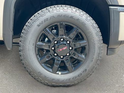 New 2026 GMC Sierra 2500 AT4 w/ AT4 Premium Plus Package AWD/4WD image 19