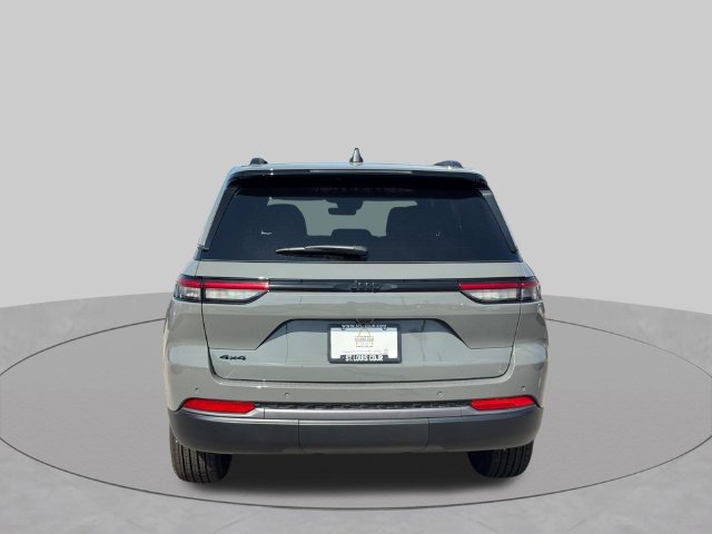 New 2027 Jeep Grand Cherokee Altitude AWD/4WD image 4
