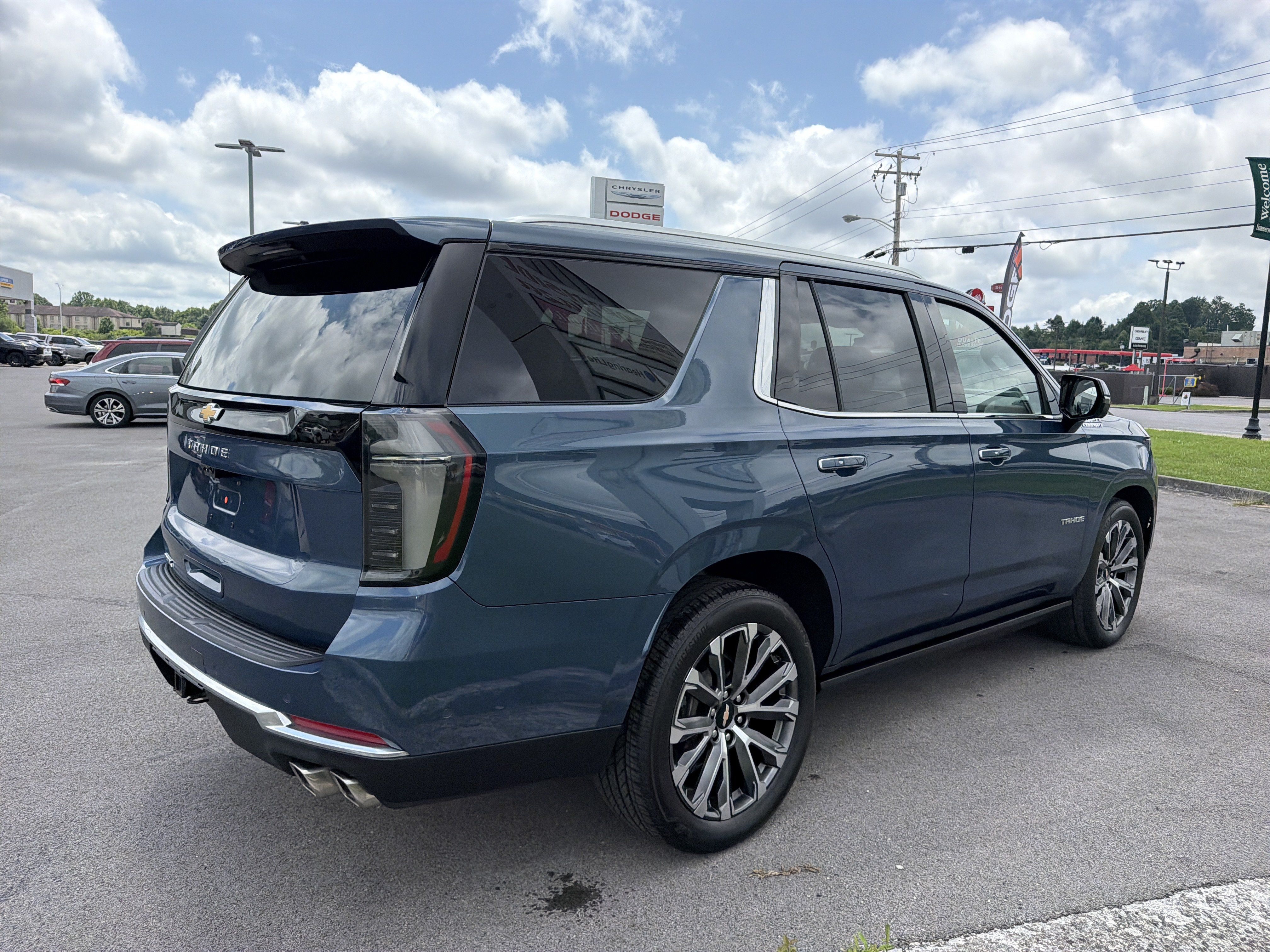 Used 2026 Chevrolet Tahoe High Country AWD/4WD image 6