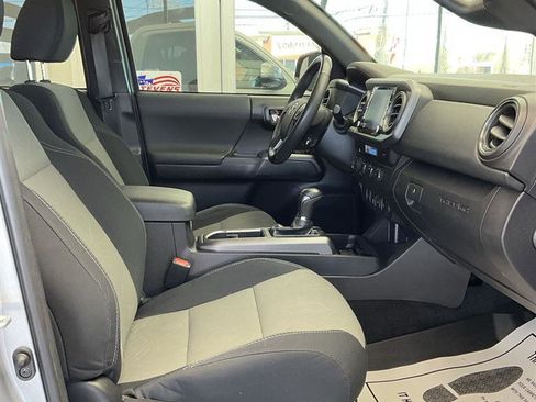 Used 2021 Toyota Tacoma TRD Sport image 8