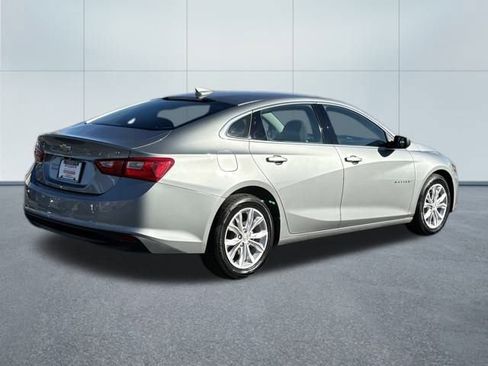 Used 2024 Chevrolet Malibu LT image 3