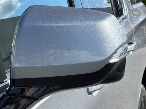 Used 2021 Chevrolet Suburban LT w/ LT Signature Package image 51