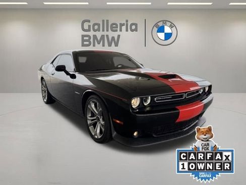 Used 2022 Dodge Challenger R/T RWD image 4