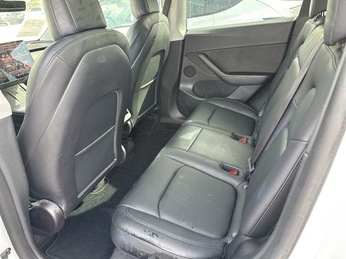 Used 2022 Tesla Model Y Long Range image 5