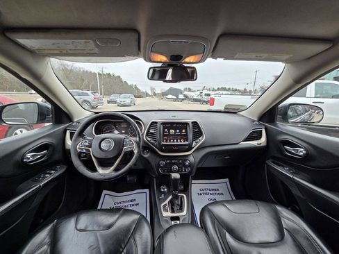Used 2015 Jeep Cherokee Limited image 18