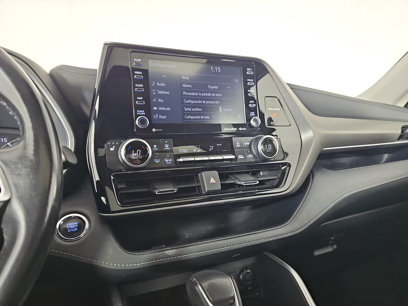Used 2022 Toyota Highlander XLE FWD image 20