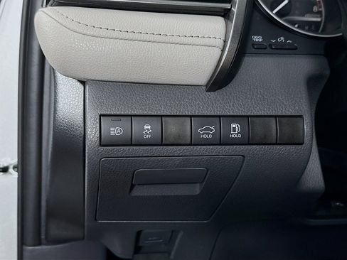 Certified 2022 Toyota Camry LE AWD/4WD image 11
