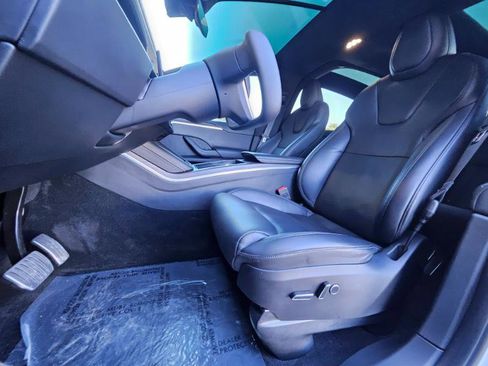 Used 2022 Tesla Model X image 34