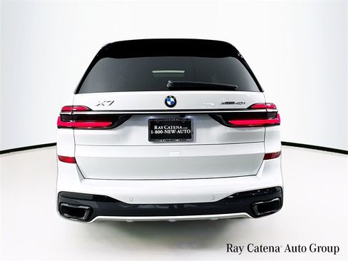 Used 2023 BMW X7 xDrive40i w/ Executive Package image 6