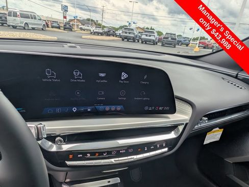 Used 2025 Cadillac Lyriq Luxury w/ LPO, Floor Liner Package AWD/4WD image 20