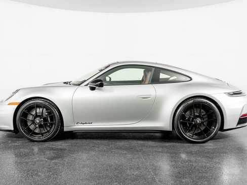 Used 2026 Porsche 911 Carrera 4 GTS image 16