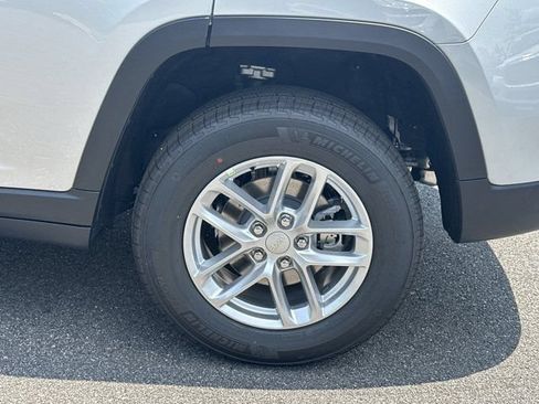 New 2026 Jeep Grand Cherokee Laredo X RWD image 18