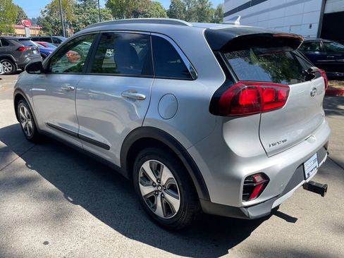 Used 2020 Kia Niro LX FWD image 6