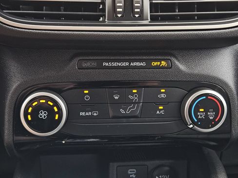 Used 2022 Ford Escape SE FWD image 24