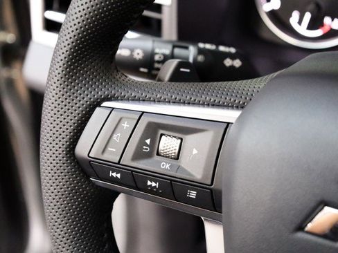 New 2025 Mitsubishi Outlander SE image 9