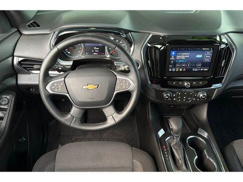 Used 2023 Chevrolet Traverse LT image 16