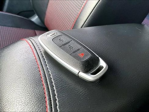 Certified 2025 Nissan Kicks SR image 33