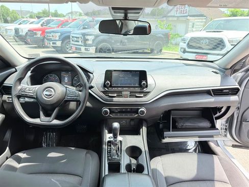 Used 2024 Nissan Altima 2.5 S FWD image 22