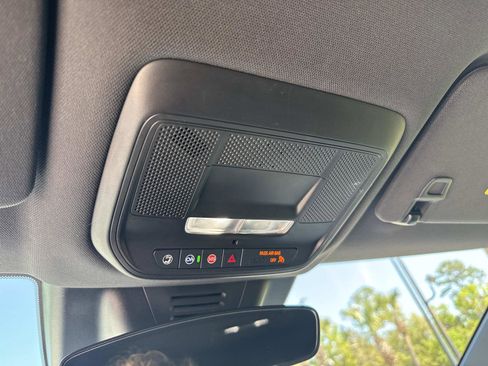 Used 2025 Chevrolet Equinox EV LT w/ Convenience Package image 32