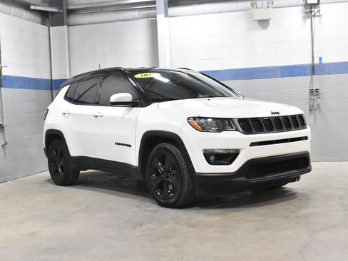 Used 2019 Jeep Compass Latitude FWD image 28