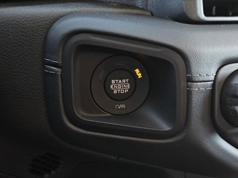 New 2025 Jeep Gladiator Rubicon w/ Convenience Group image 9