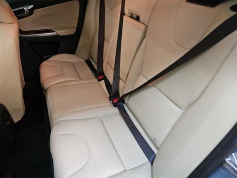 Used 2017 Volvo XC60 T5 Inscription w/ Advanced Package image 17