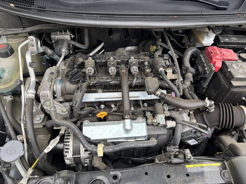 Used 2025 Nissan Versa SV FWD image 30