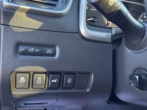 Certified 2020 Nissan Murano Platinum w/ Cargo Package image 36