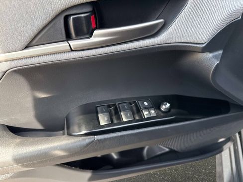 Used 2025 Toyota Camry LE w/ Convenience Package image 19