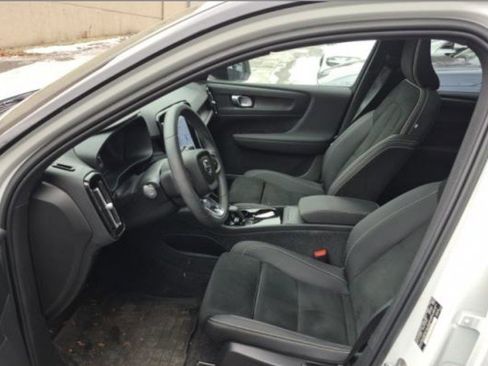 Used 2023 Volvo XC40 Recharge Plus w/ Protection Package Premier image 2