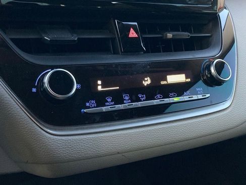 Used 2020 Toyota Corolla L image 23