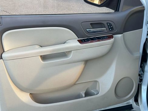 Used 2013 Chevrolet Tahoe LTZ image 30